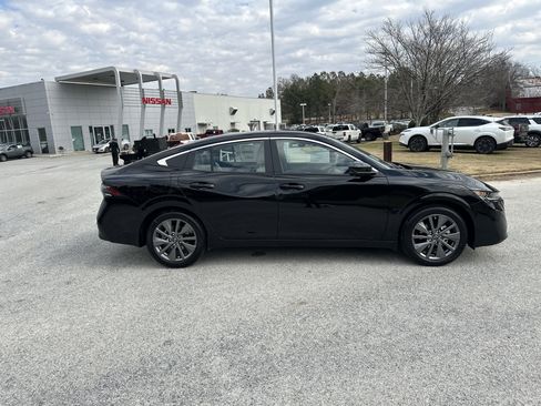 New 2026 Nissan Sentra SL w/ Floor Mat Package image 4