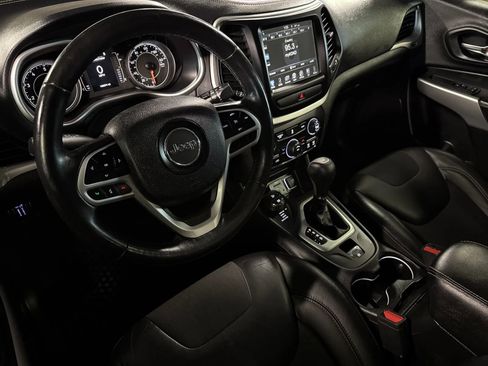 Used 2018 Jeep Cherokee Latitude Plus w/ Cold Weather Group image 36