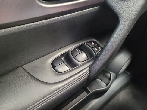 Used 2016 Nissan Rogue S AWD/4WD image 27