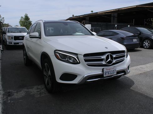 Used 2019 Mercedes-Benz GLC 300 w/ Premium Package image 1