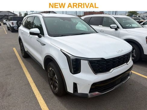 Used 2024 Kia Sorento S AWD/4WD image 1