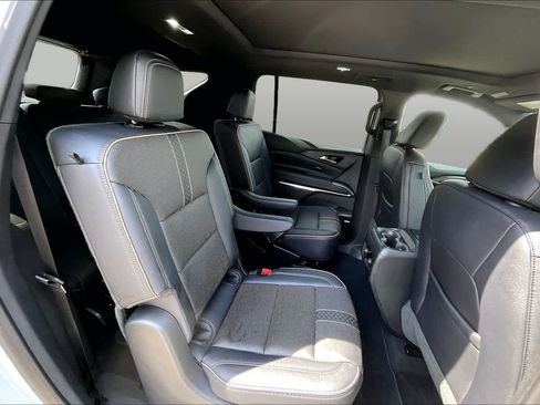 Used 2026 Chevrolet Traverse High Country FWD image 20