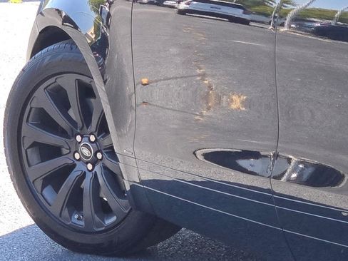 Used 2018 Land Rover Range Rover Velar R-Dynamic SE image 15