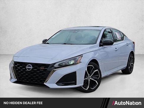 Used 2025 Nissan Altima 2.5 SR w/ SR Premium Package AWD/4WD image 1