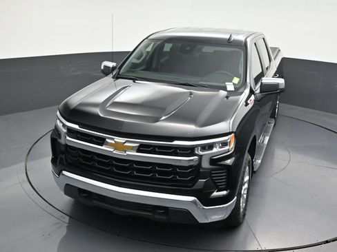Used 2023 Chevrolet Silverado 1500 LT w/ Z71 Off-Road Package image 22