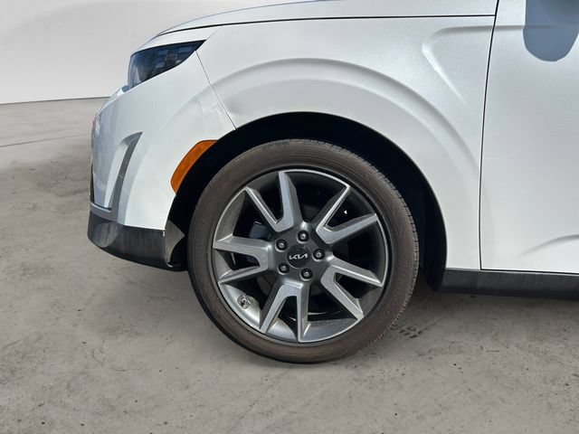 Used 2024 Kia Soul EX w/ Option Group 015 FWD image 9