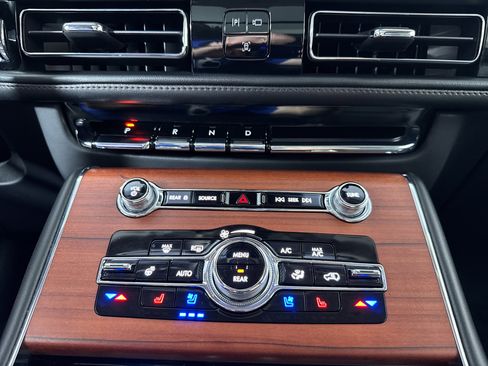 Used 2024 Lincoln Aviator Reserve w/ Equipment Group 201A AWD/4WD image 21