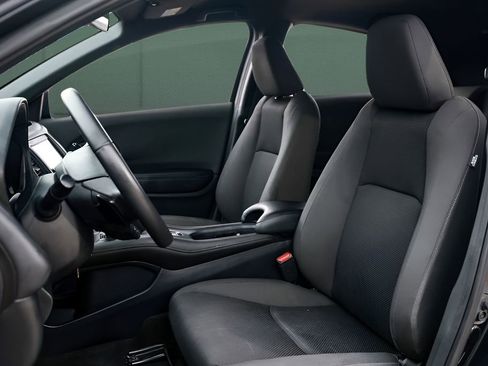 Used 2021 Honda HR-V Sport image 2