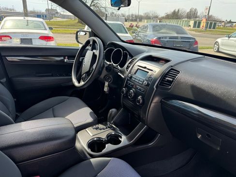 Used 2013 Kia Sorento LX image 13