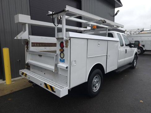 Used 2015 Ford F250 XL w/ Power Equipment Group RWD image 7