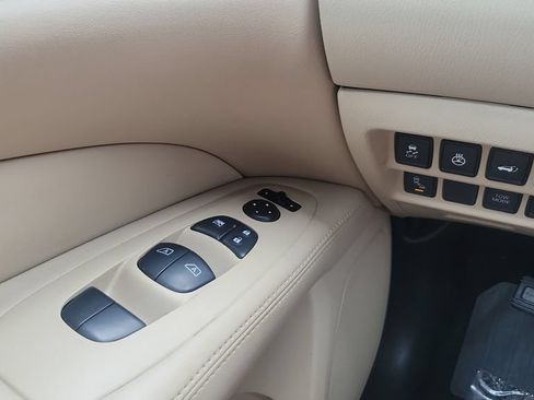 Used 2017 Nissan Pathfinder Platinum FWD image 20