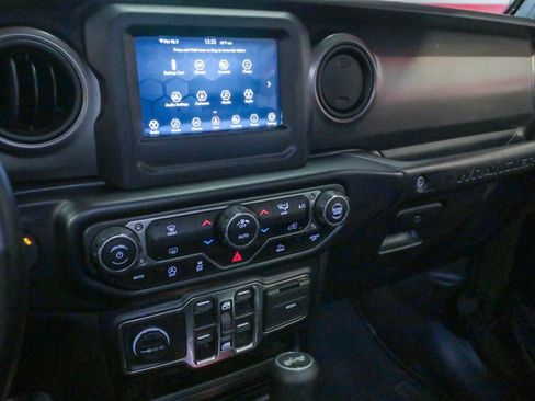 Used 2021 Jeep Wrangler Unlimited Sport image 17