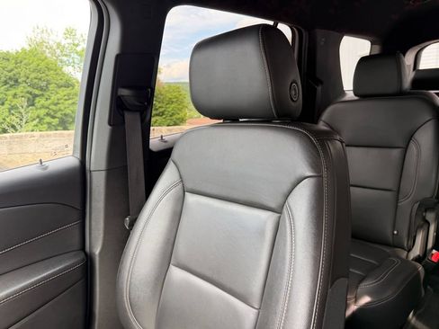 Used 2022 Chevrolet Traverse LT w/ LPO, Floor Liner Package AWD/4WD image 21