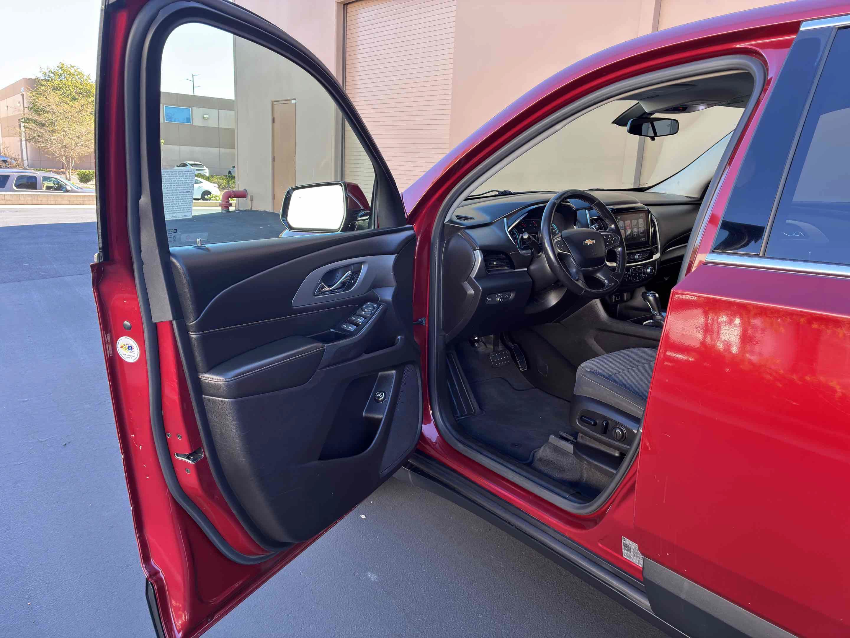 Used 2019 Chevrolet Traverse LT FWD image 35