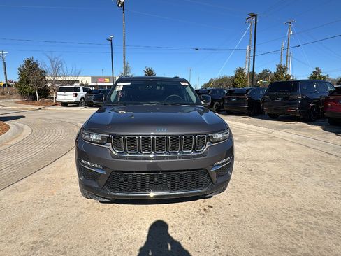 Used 2023 Jeep Grand Cherokee 4WD 4xe image 3