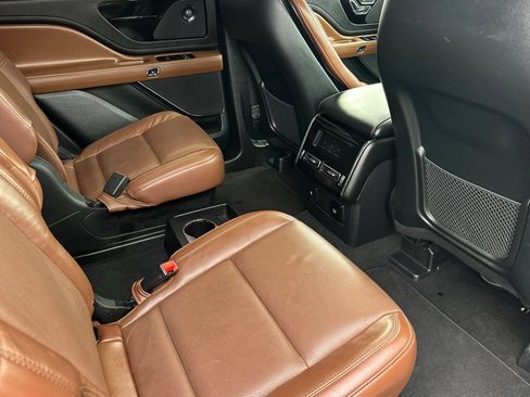 Used 2024 Lincoln Aviator Reserve AWD/4WD image 20