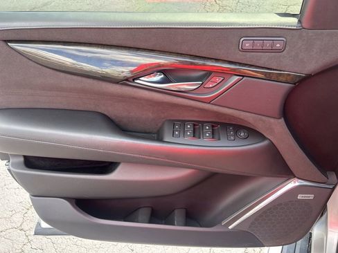 Used 2019 Cadillac Escalade ESV Platinum image 15