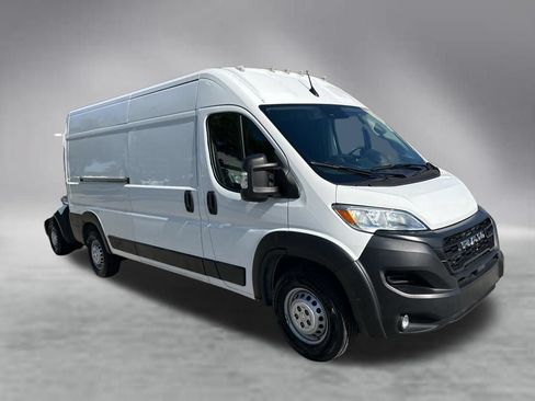 Used 2025 RAM ProMaster 2500 w/ Convenience Group FWD image 3