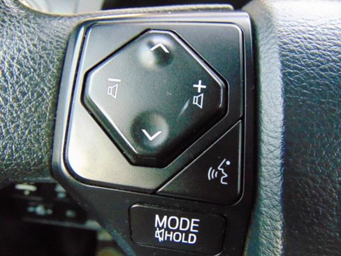 Used 2020 Toyota Tundra SR AWD/4WD image 29