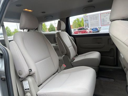Used 2018 Kia Sedona L FWD image 13