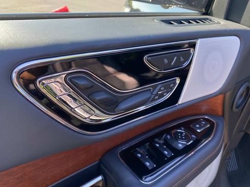Certified 2024 Lincoln Navigator Black Label AWD/4WD image 15