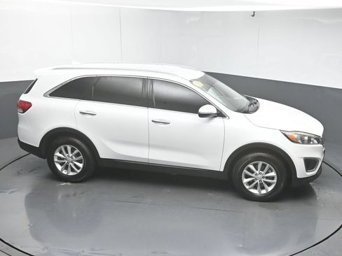 Used 2018 Kia Sorento FWD image 47