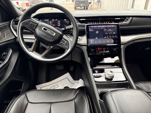 Used 2024 Jeep Grand Cherokee L Limited w/ Luxury Tech Group II image 7