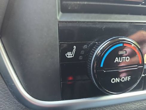 Used 2023 Nissan Rogue SV w/ SV Premium B Package FWD image 32