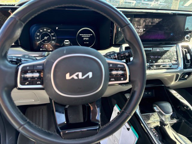 Used 2023 Kia Sorento SX AWD/4WD image 13