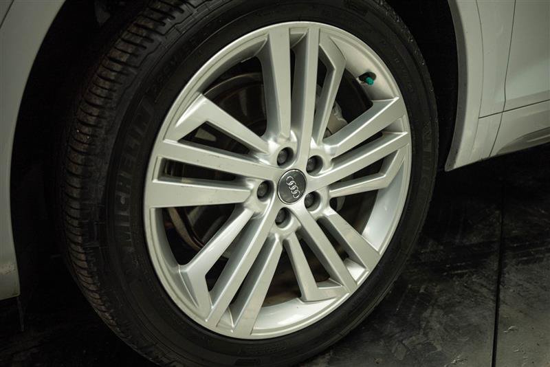 Used 2020 Audi Q5 2.0T Premium Plus AWD/4WD image 3
