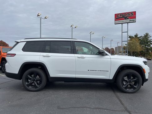 New 2025 Jeep Grand Cherokee L Limited w/ Black Appearance Package image 51