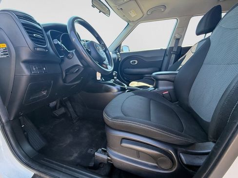 Used 2019 Kia Soul + FWD image 11