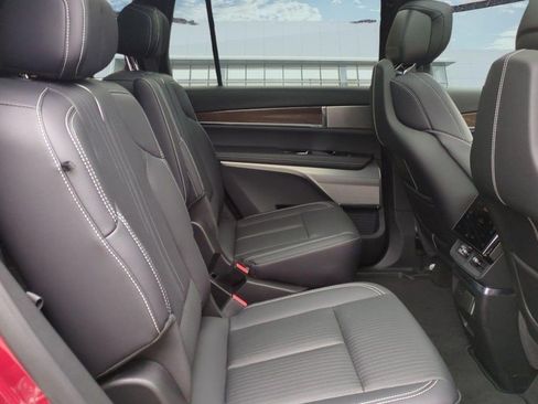 Certified 2026 Cadillac Vistiq Premium Luxury AWD/4WD image 29