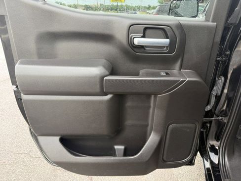 Used 2021 GMC Sierra 1500 4x4 Crew Cab w/ Sierra Value Package image 25