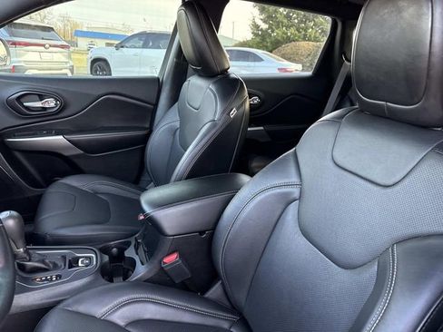 Used 2021 Jeep Cherokee Latitude Lux 80th Anniv w/ Quick Order Package 26U 80TH image 24