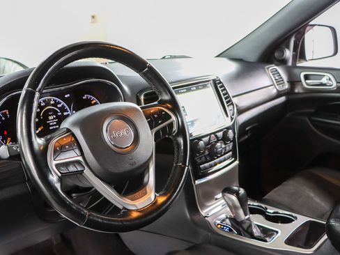 Used 2022 Jeep Grand Cherokee Laredo X RWD image 22