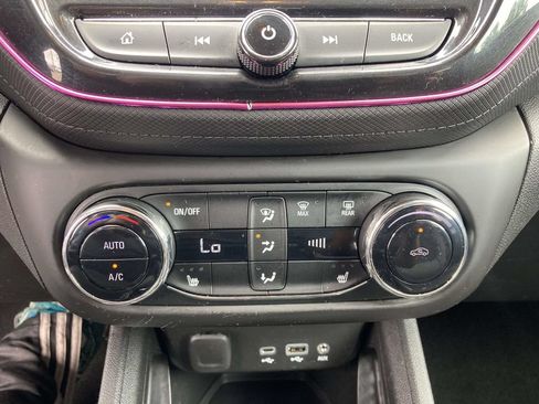 Used 2023 Chevrolet TrailBlazer LT w/ Convenience Package FWD image 23