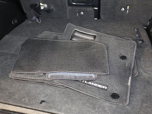 Used 2023 Mitsubishi Outlander SE image 48