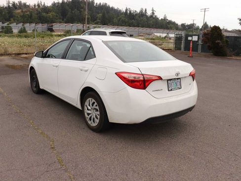 Used 2019 Toyota Corolla LE FWD image 7