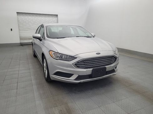 Used 2018 Ford Fusion SE w/ Fusion SE Technology Package image 14