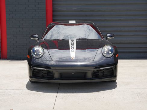 Used 2020 Porsche 911 Carrera RWD image 3