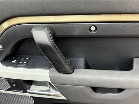 Used 2020 Land Rover Defender 110 SE image 16