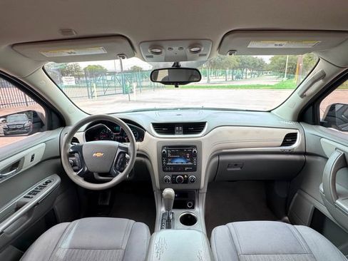 Used 2013 Chevrolet Traverse LS FWD image 8