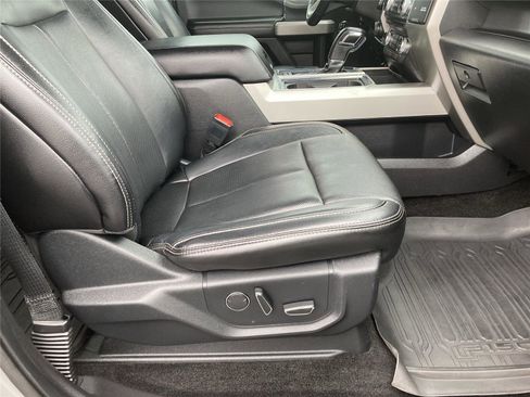 Used 2018 Ford F150 Lariat w/ Equipment Group 502A Luxury image 33