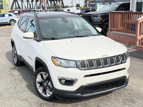 Used 2018 Jeep Compass Limited AWD/4WD image 2