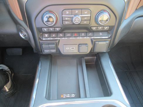 Certified 2023 Chevrolet Silverado 3500 High Country w/ Technology Package image 13