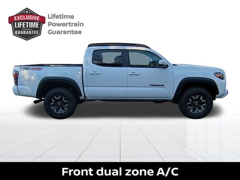 Used 2022 Toyota Tacoma TRD Off-Road image 2