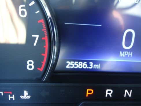 Used 2023 Ford Explorer XLT w/ Equipment Group 202A AWD/4WD image 13