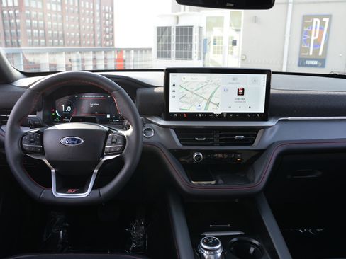 Used 2025 Ford Explorer ST w/ Sun And Sound Package image 22