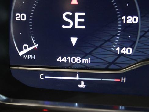 Used 2024 GMC Yukon XL AT4 w/ Max Trailering Package image 6